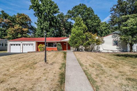 80 Calvert Ave, Edison, NJ 08820 photo 4