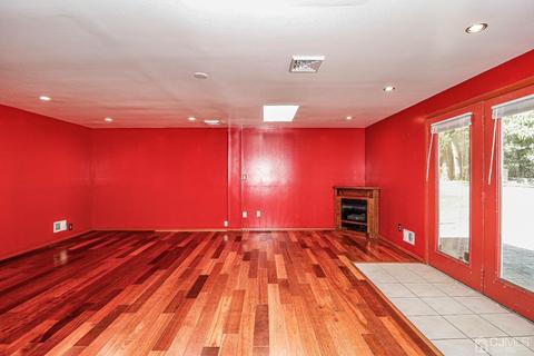 80 Calvert Ave, Edison, NJ 08820 photo 12
