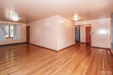 80 Calvert Ave, Edison, NJ 08820 photo 8