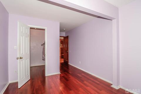 80 Calvert Ave, Edison, NJ 08820 photo 22