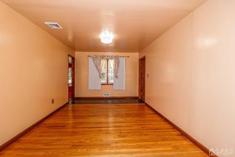 80 Calvert Ave, Edison, NJ 08820 photo 11
