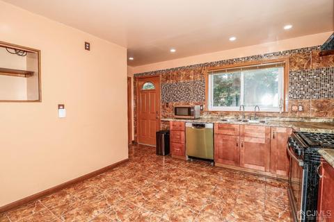 80 Calvert Ave, Edison, NJ 08820 photo 14