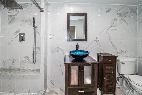 80 Calvert Ave, Edison, NJ 08820 photo 27