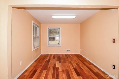 80 Calvert Ave, Edison, NJ 08820 photo 21