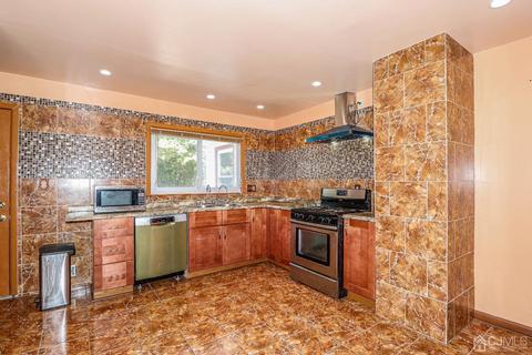 80 Calvert Ave, Edison, NJ 08820 photo 18