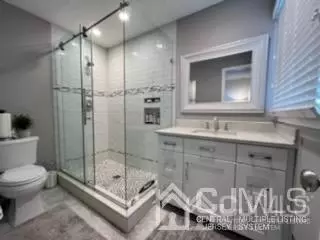 8 Singer Ct, Parlin, NJ 08859 photo 5
