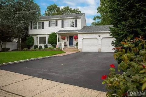 8 Singer Ct, Parlin, NJ 08859 photo 3