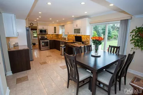 8 Singer Ct, Parlin, NJ 08859 photo 15