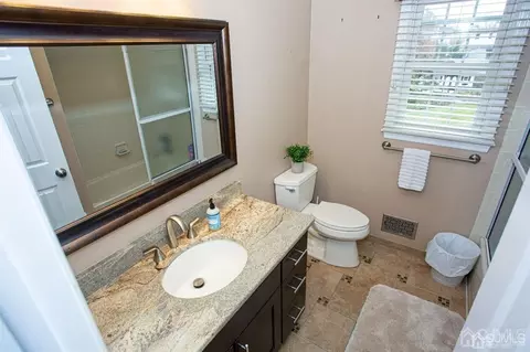 8 Singer Ct, Parlin, NJ 08859 photo 14
