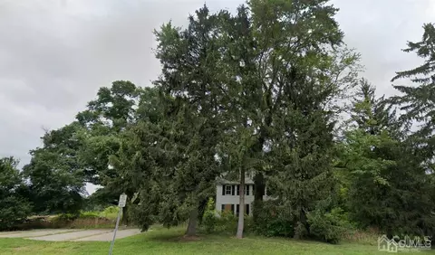 211 Cranbury Station Rd, Monroe, NJ 08831