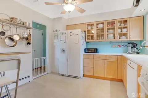25 Ventnor Dr, Edison, NJ 08820 photo 10