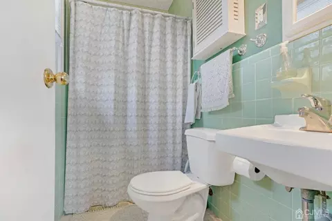 25 Ventnor Dr, Edison, NJ 08820 photo 13