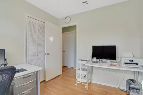 25 Ventnor Dr, Edison, NJ 08820 photo 17