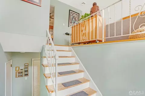 25 Ventnor Dr, Edison, NJ 08820 photo 4