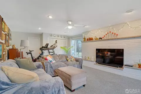 25 Ventnor Dr, Edison, NJ 08820 photo 19