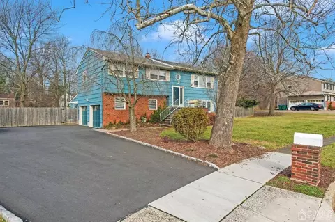 25 Ventnor Dr, Edison, NJ 08820 photo 2