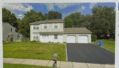 4 Bennington Dr, Edison, NJ 08820 photo 1