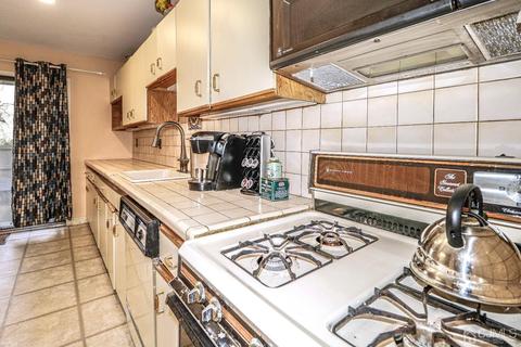 342 Westgate Dr, Edison, NJ 08820 photo 16