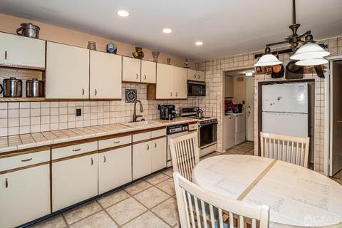 342 Westgate Dr, Edison, NJ 08820 photo 17