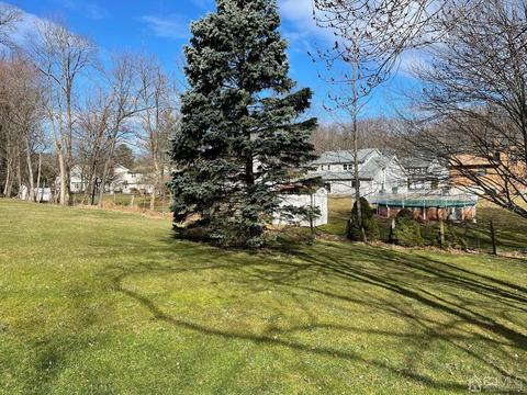 2 Winnie Ct S, Edison, NJ 08820 photo 4