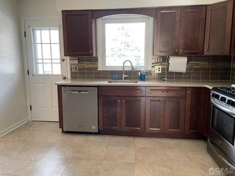2 Winnie Ct S, Edison, NJ 08820 photo 8