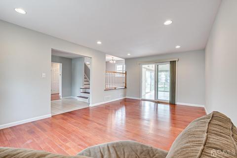 4 Hallo St, Edison, NJ 08837 photo 10