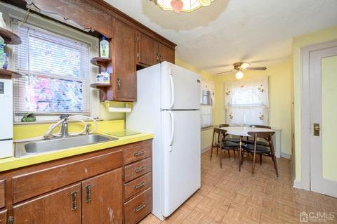 554 Cliff Rd, Sewaren, NJ 07077 photo 10
