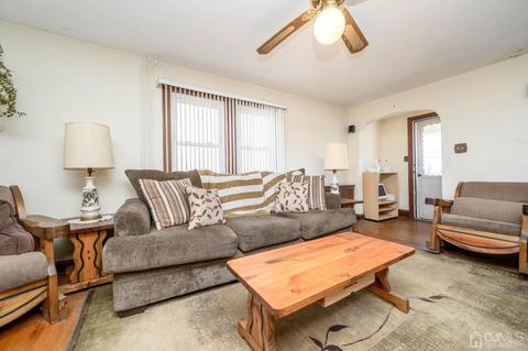 554 Cliff Rd, Sewaren, NJ 07077 photo 5