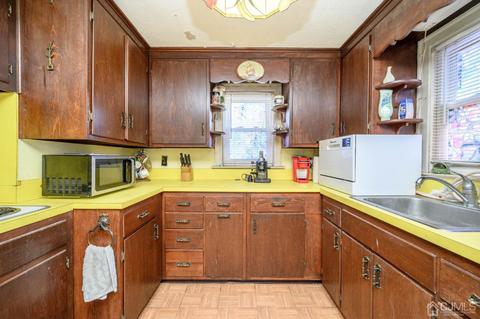 554 Cliff Rd, Sewaren, NJ 07077 photo 9
