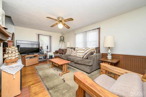554 Cliff Rd, Sewaren, NJ 07077 photo 4