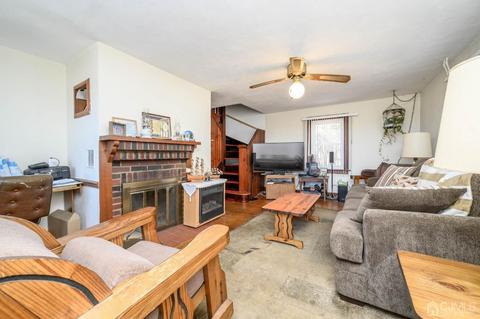 554 Cliff Rd, Sewaren, NJ 07077 photo 3