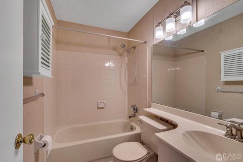 66 N Westgate Dr, Edison, NJ 08820 photo 13