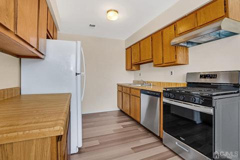 1708 Raspberry Ct, Edison, NJ 08817 photo 9