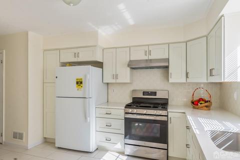 1302 Maplecrest Rd, Edison, NJ 08820 photo 13
