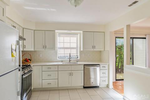 1302 Maplecrest Rd, Edison, NJ 08820 photo 14