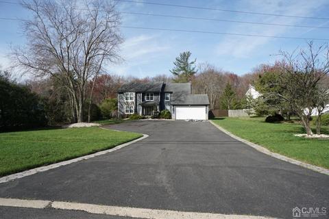 85 Springhill Rd, Matawan, NJ 07747 photo 4
