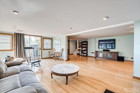 2 Nancy Cir, Edison, NJ 08817 photo 6
