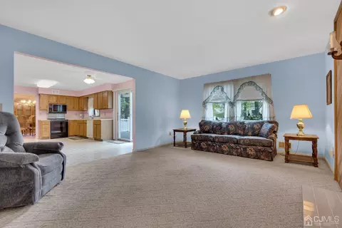 1 Lyons Ln, Edison, NJ 08820 photo 13