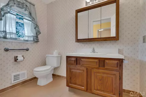 1 Lyons Ln, Edison, NJ 08820 photo 33