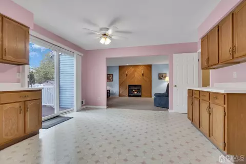 1 Lyons Ln, Edison, NJ 08820 photo 10
