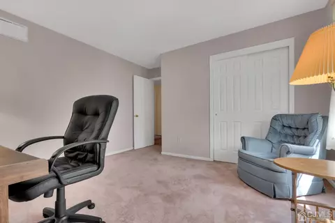 1 Lyons Ln, Edison, NJ 08820 photo 24