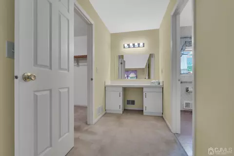 1 Lyons Ln, Edison, NJ 08820 photo 31