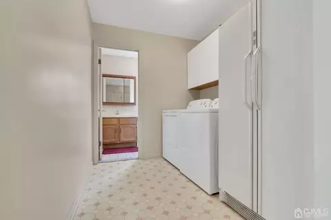 1 Lyons Ln, Edison, NJ 08820 photo 19