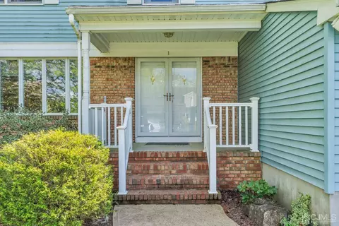 1 Lyons Ln, Edison, NJ 08820 photo 5