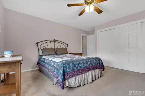 1 Lyons Ln, Edison, NJ 08820 photo 22