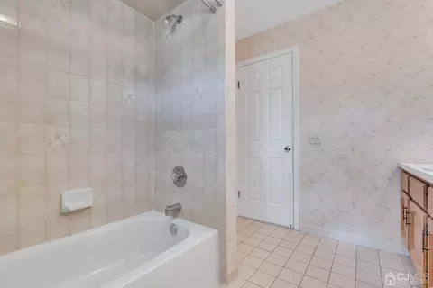 1 Lyons Ln, Edison, NJ 08820 photo 28