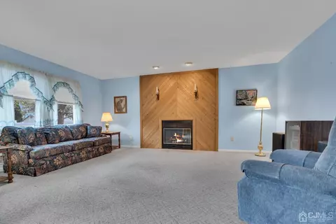 1 Lyons Ln, Edison, NJ 08820 photo 11