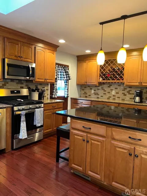 19 Monaghan Rd, Edison, NJ 08817 photo 3