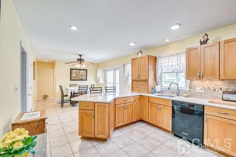 358 Old Post Rd, Edison, NJ 08817 photo 14