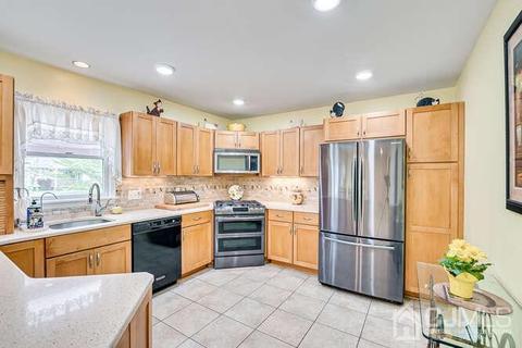 358 Old Post Rd, Edison, NJ 08817 photo 13